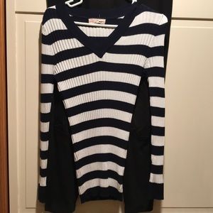 Long sleeve sweater v neck